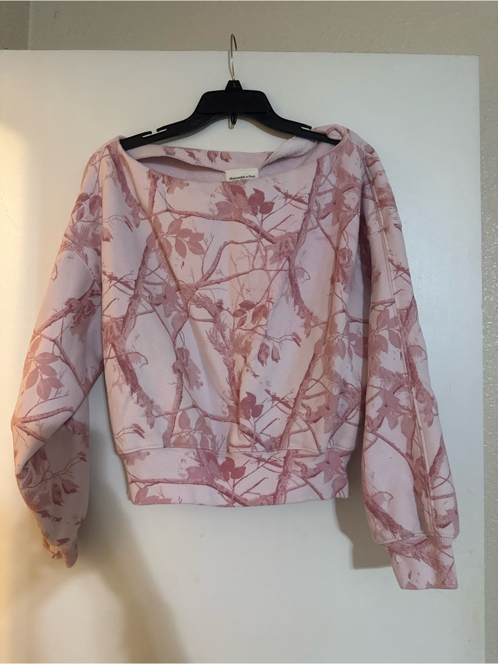 Abercrombie & Fitch Pink Camo Crewneck Sweatshirt | Medium